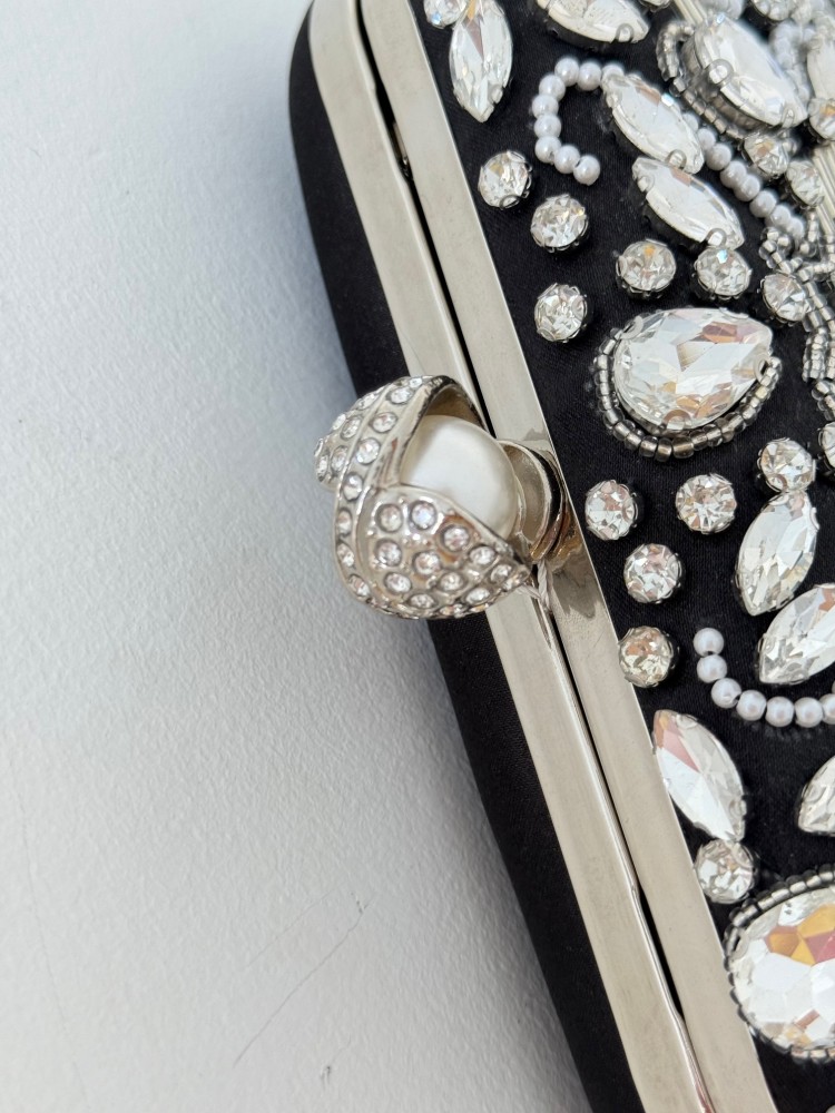 Torebka czarna- kamienie