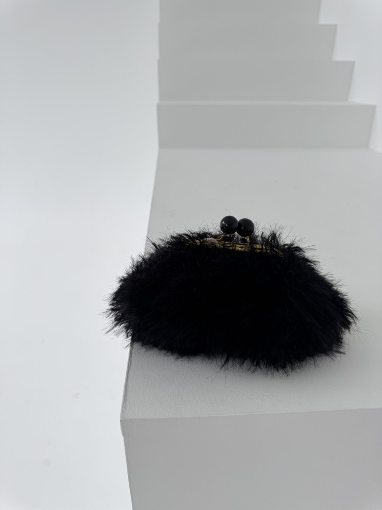 Torebka czarna z włosiem