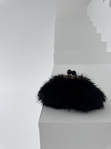 Torebka czarna z włosiem