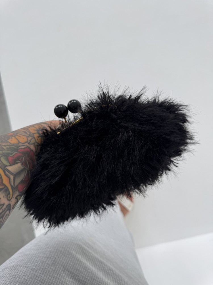 Torebka czarna z włosiem