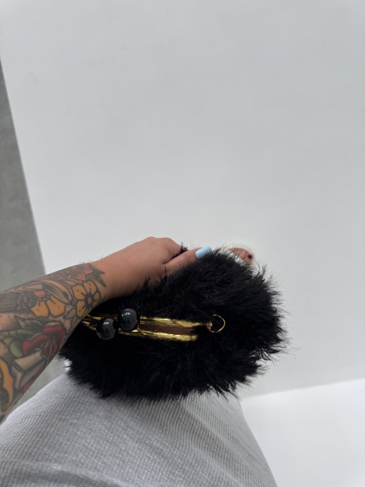 Torebka czarna z włosiem